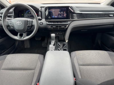 2025 Toyota Camry LE (Natl)