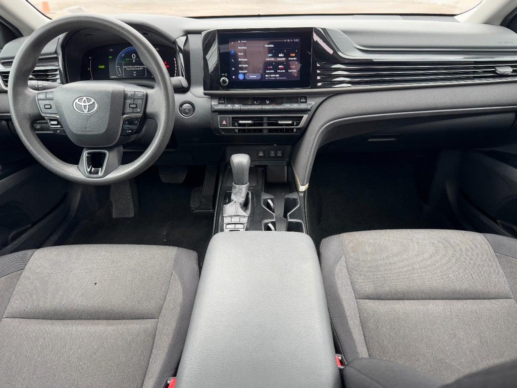 2025 Toyota Camry LE (Natl)