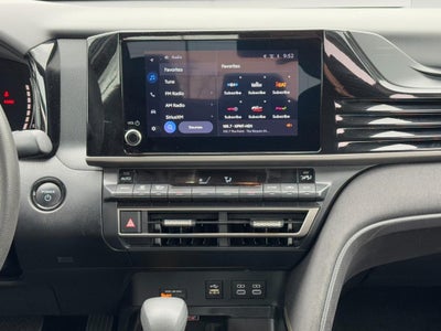 2025 Toyota Camry LE (Natl)