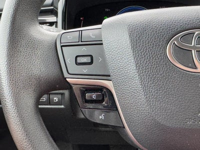 2025 Toyota Camry LE (Natl)