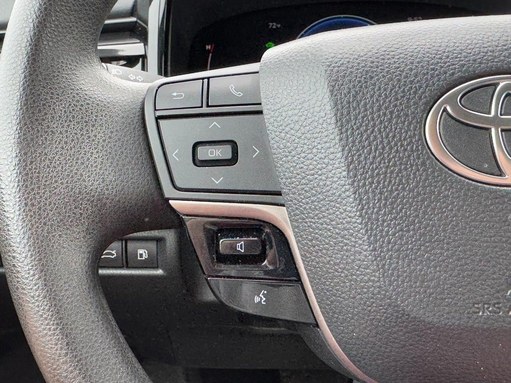 2025 Toyota Camry LE (Natl)