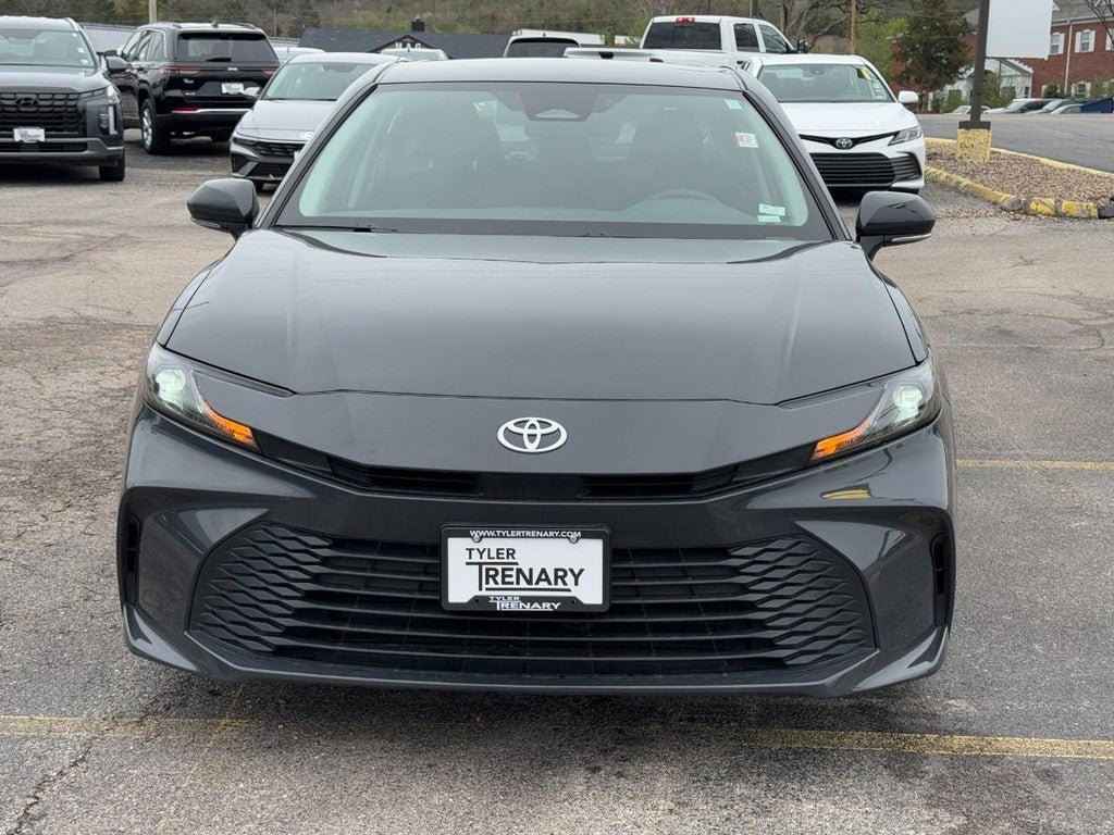 2025 Toyota Camry LE (Natl)