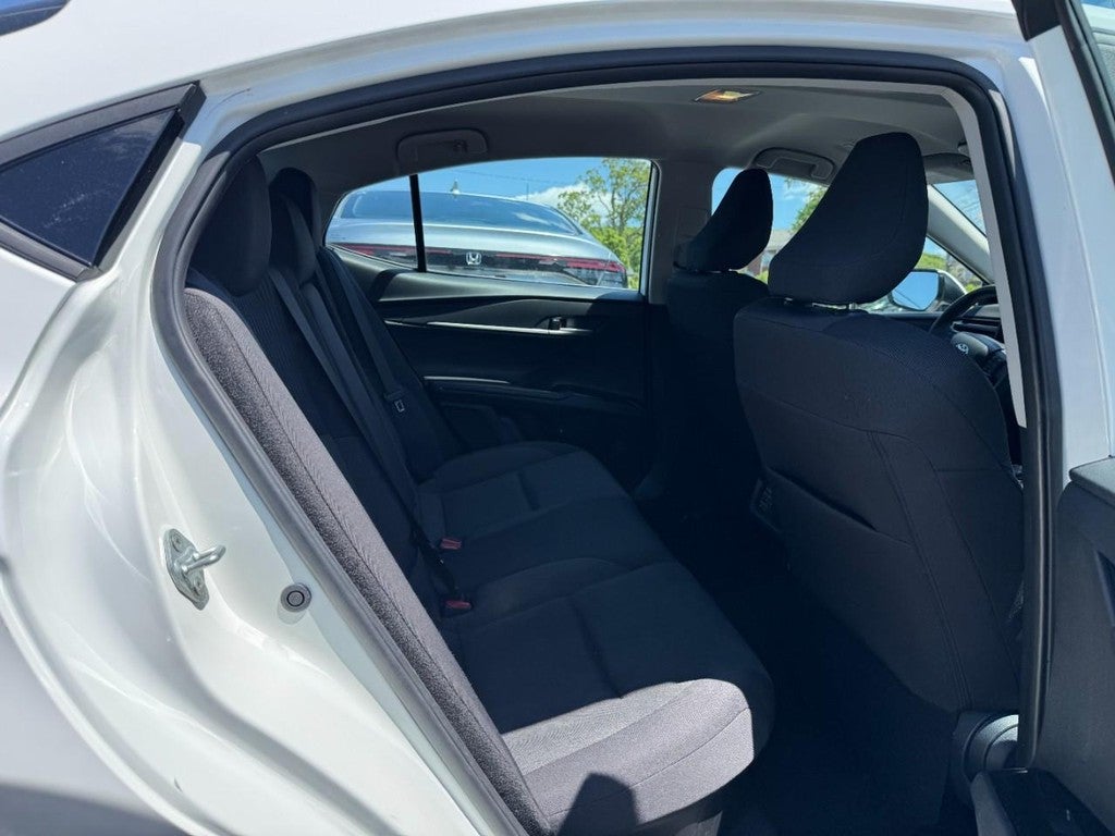 2025 Toyota Camry LE (Natl)