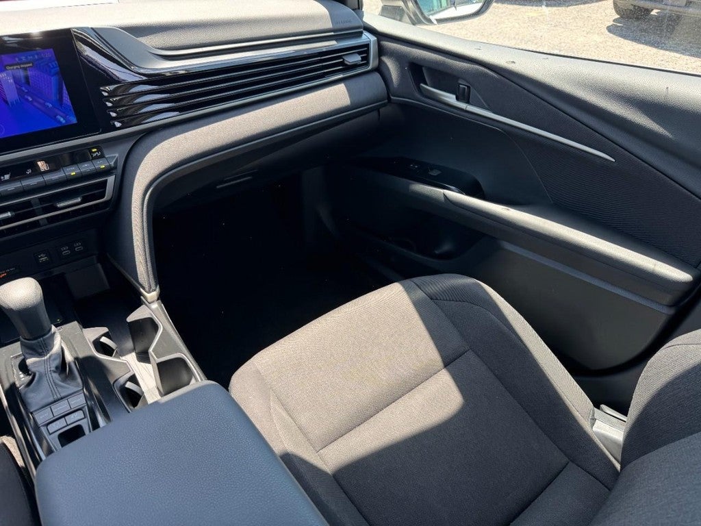 2025 Toyota Camry LE (Natl)