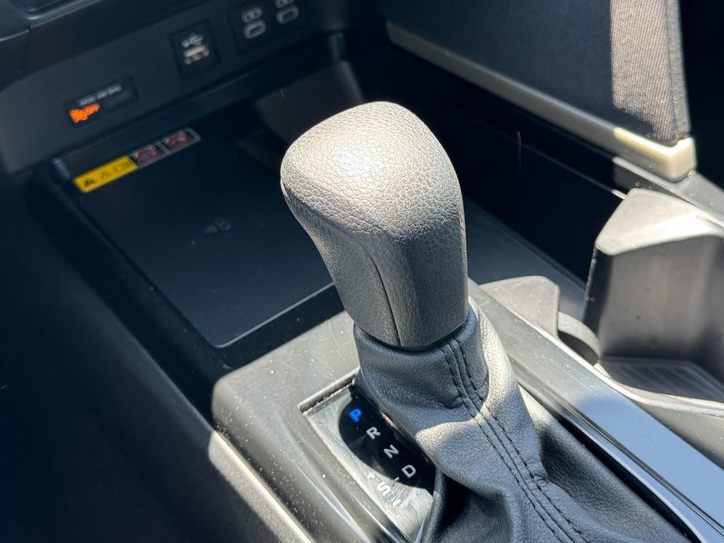 2025 Toyota Camry LE (Natl)