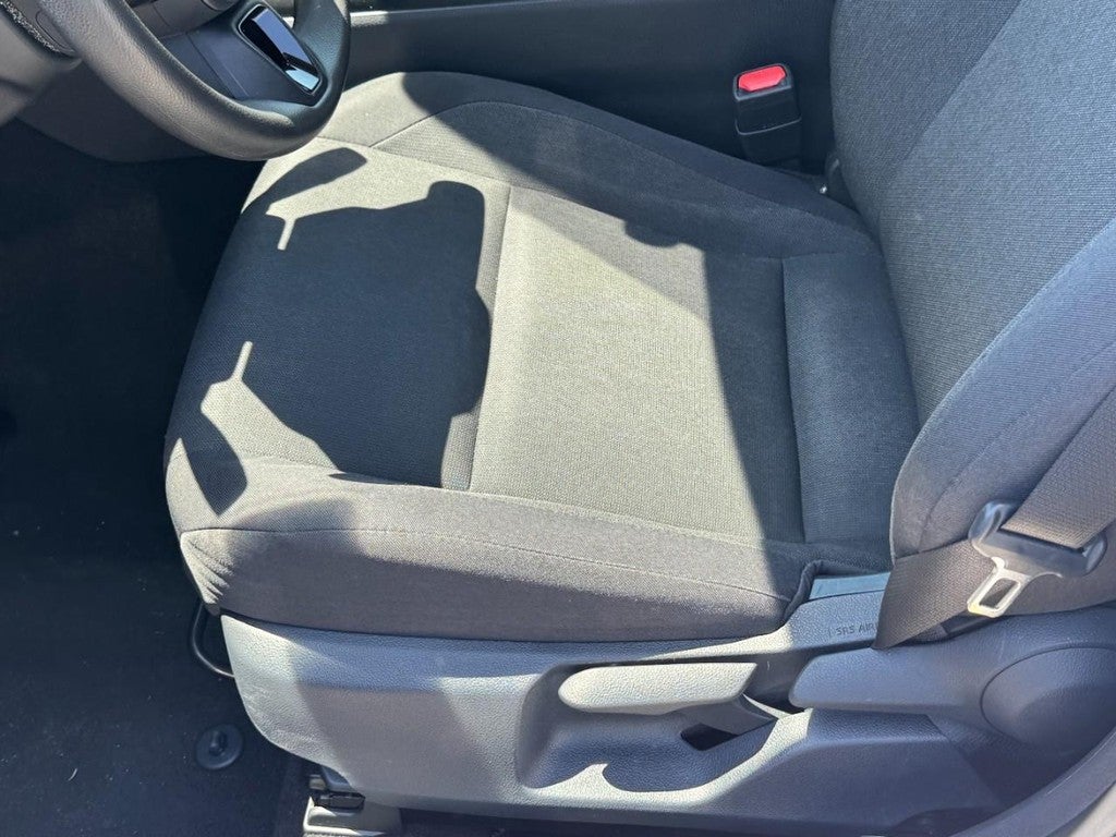 2025 Toyota Camry LE (Natl)