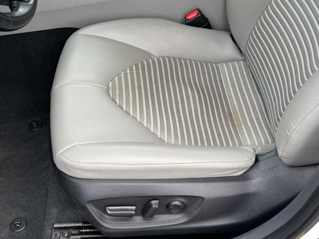 2024 Toyota Camry SE Auto (Natl)