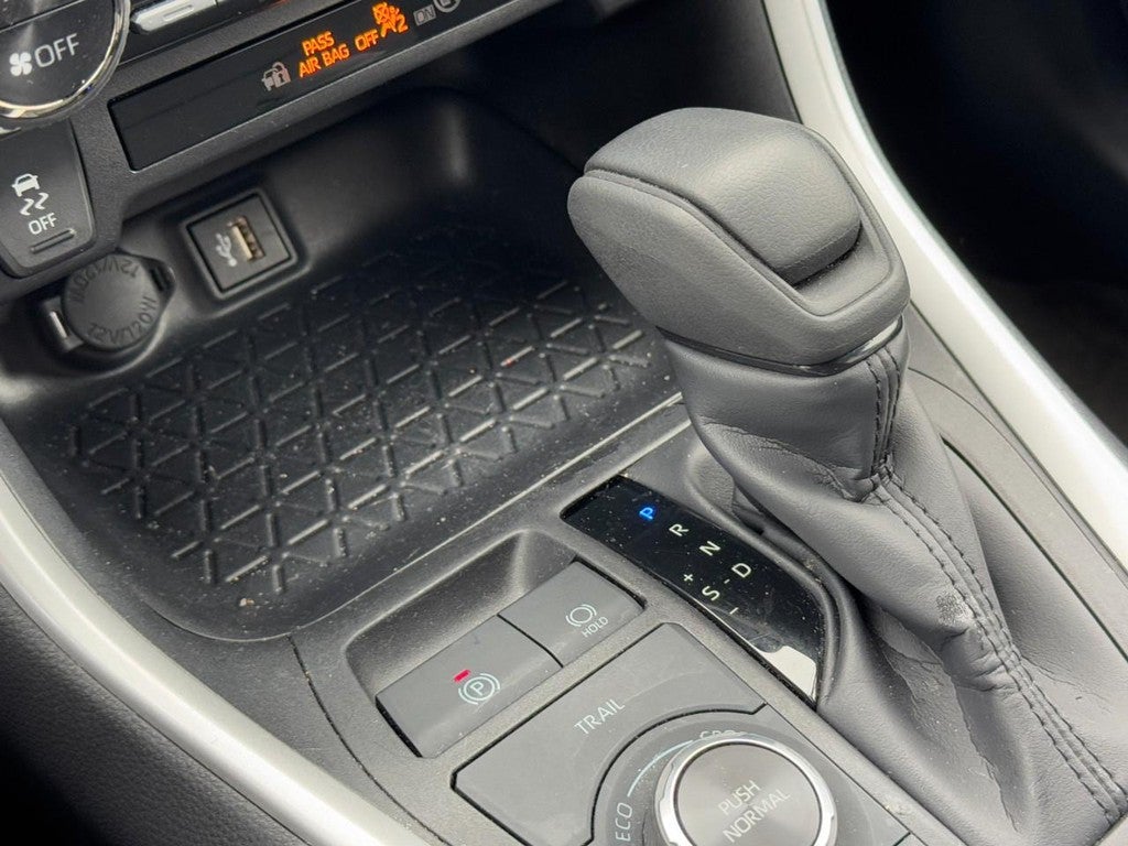 2025 Toyota RAV4 Hybrid XLE AWD (Natl)