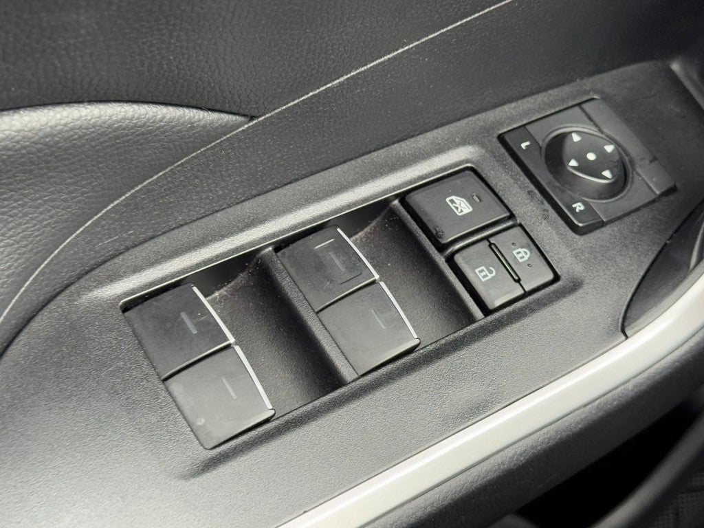 2025 Toyota RAV4 Hybrid XLE AWD (Natl)