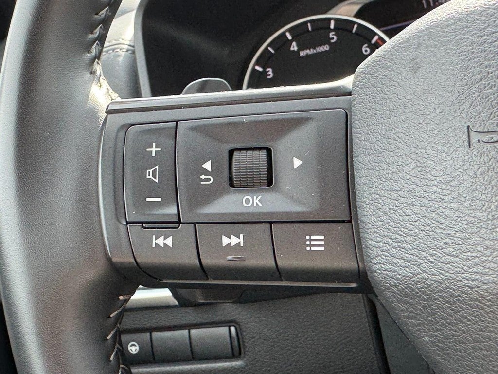 2025 Nissan Rogue FWD SV
