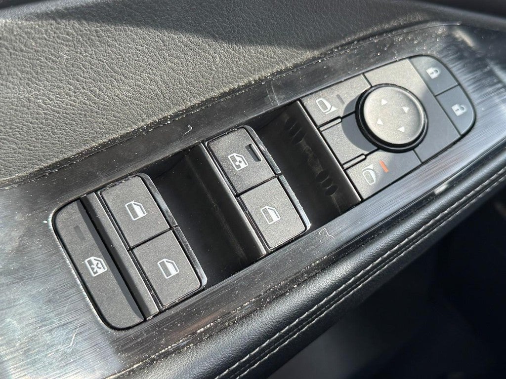 2025 Nissan Rogue FWD SV