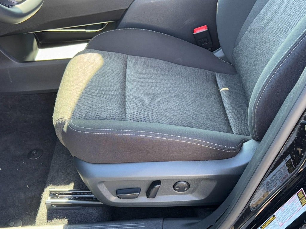 2025 Nissan Rogue AWD SV