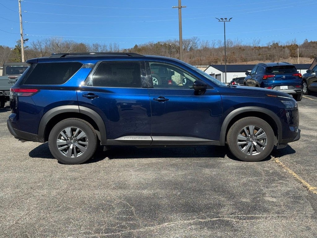 2025 Nissan Pathfinder SV 2WD