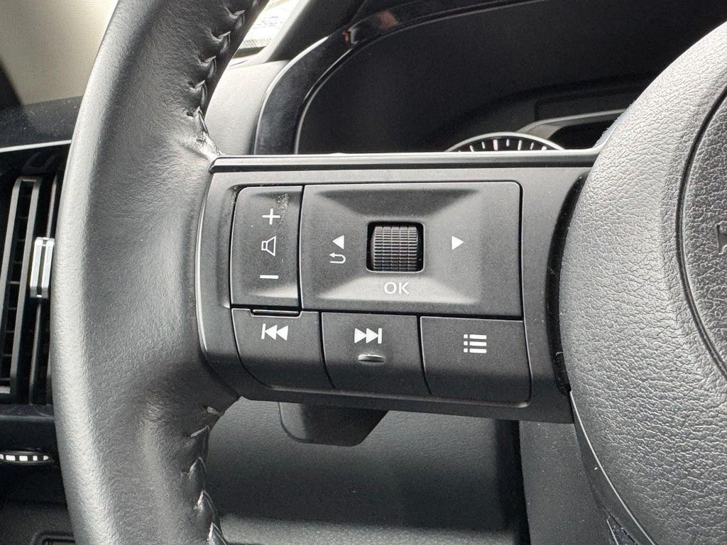 2025 Nissan Pathfinder SV 4WD