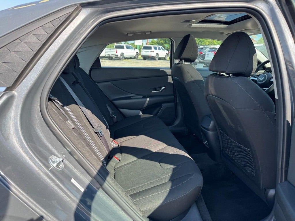 2025 Hyundai Elantra SEL Convenience IVT