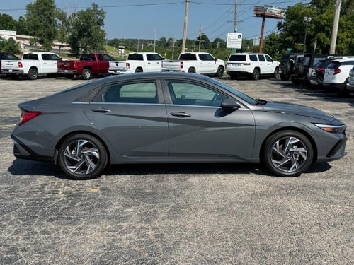 2025 Hyundai Elantra SEL Convenience IVT