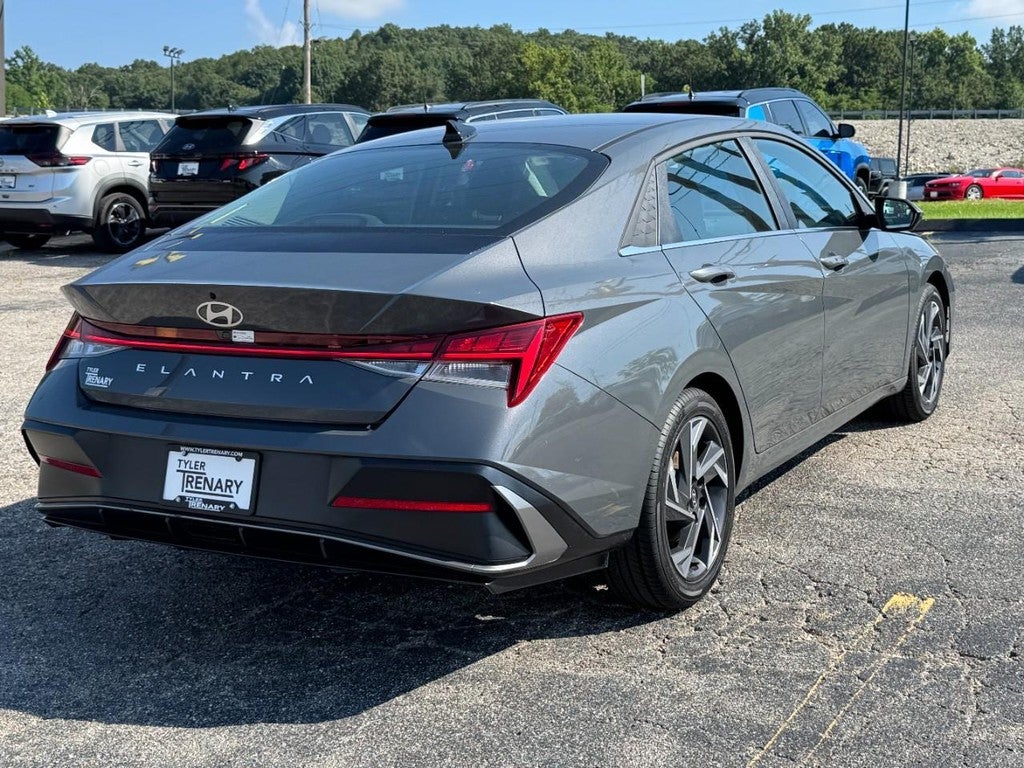 2025 Hyundai Elantra SEL Convenience IVT