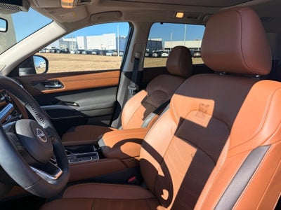 2024 Nissan Pathfinder Platinum