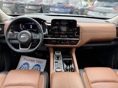 2024 Nissan Pathfinder Platinum