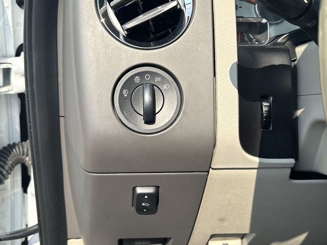 2012 Ford Expedition 4WD 4dr