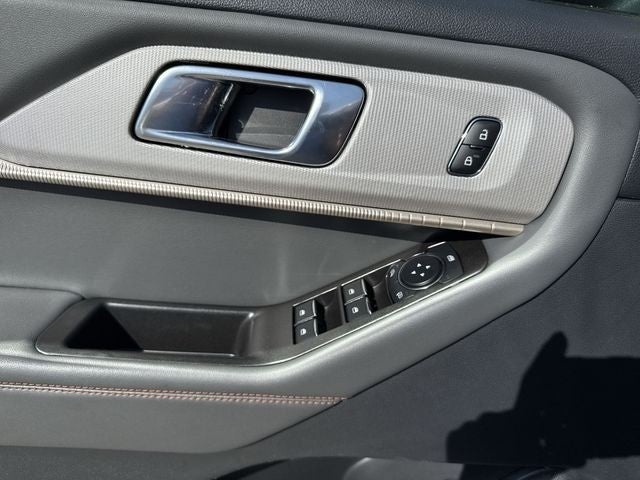 2025 Ford Explorer Active 4WD