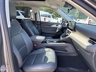 2025 Ford Explorer Active 4WD