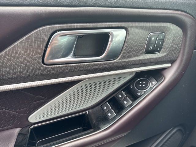 2025 Ford Explorer Platinum 4WD