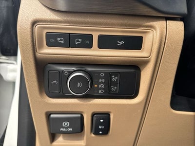 2022 Ford F-150 LARIAT 4WD SuperCrew 5.5' Box