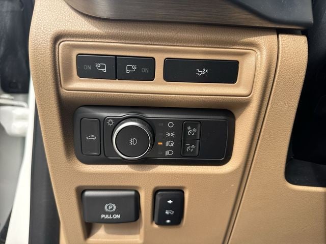 2022 Ford F-150 LARIAT 4WD SuperCrew 5.5' Box