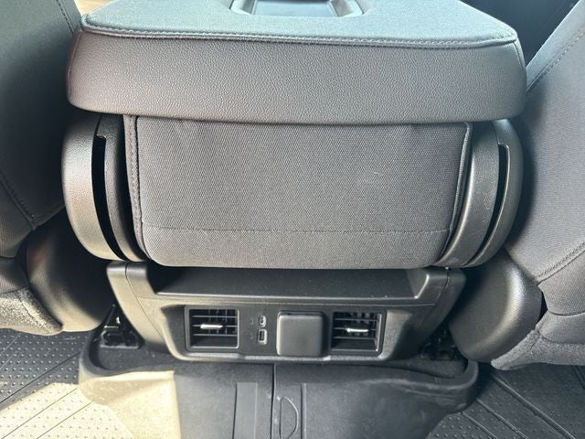 2026 Chevrolet Silverado 1500 4WD Crew Cab 147" RST