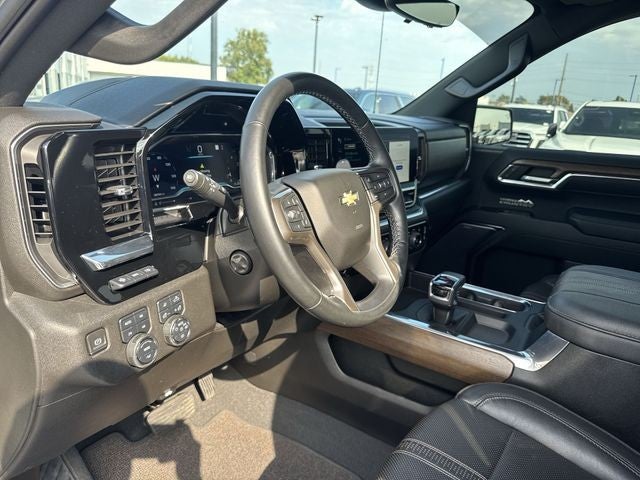 2023 Chevrolet Silverado 1500 4WD Crew Cab 147" High Country