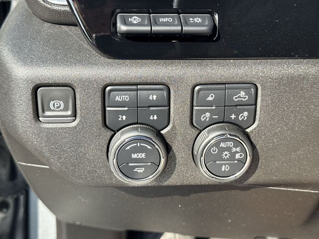 2023 Chevrolet Silverado 1500 4WD Crew Cab 147" High Country