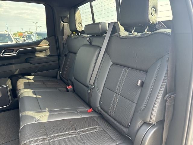 2023 Chevrolet Silverado 1500 4WD Crew Cab 147" High Country
