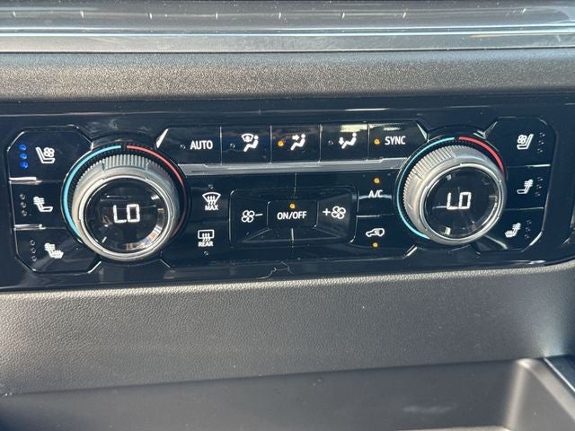 2023 Chevrolet Silverado 1500 4WD Crew Cab 147" High Country