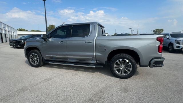 2023 Chevrolet Silverado 1500 4WD Crew Cab 147" High Country