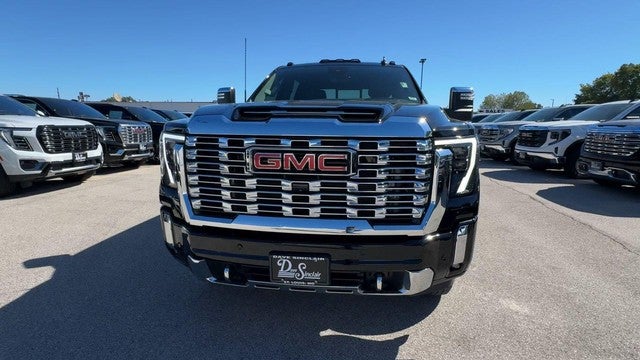 2025 GMC Sierra 3500HD 4WD Crew Cab 172" Denali