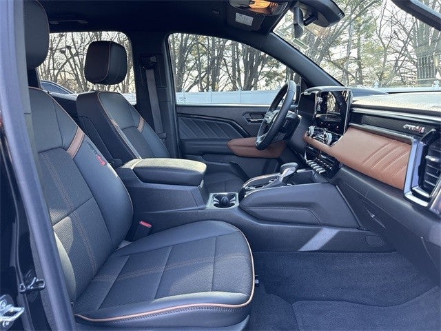 2025 GMC Canyon 4WD Crew Cab AT4