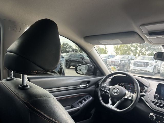 2021 Nissan Altima 2.5 SR Sedan