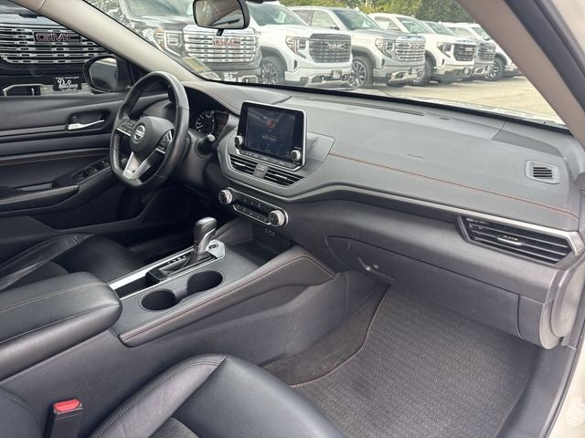 2021 Nissan Altima 2.5 SR Sedan