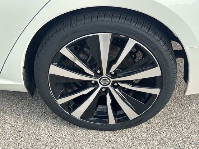 2021 Nissan Altima 2.5 SR Sedan
