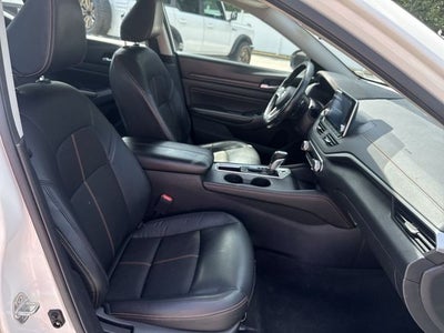 2022 Nissan Altima 2.5 SR Sedan