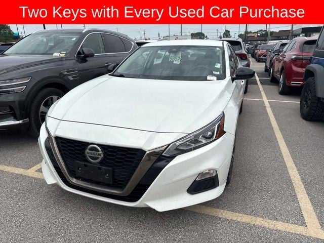 2022 Nissan Altima 2.5 SR Sedan