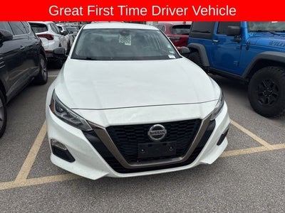 2022 Nissan Altima 2.5 SR Sedan