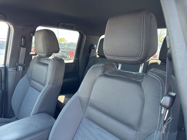 2023 Nissan Frontier Crew Cab 4x4 SV Auto