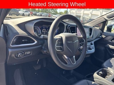 2025 Chrysler Pacifica Select FWD