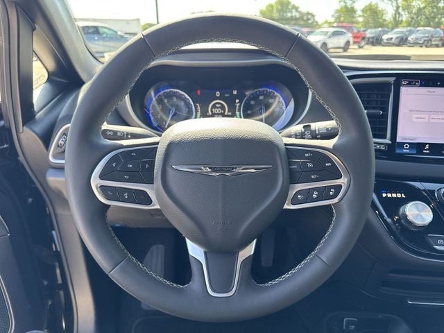 2025 Chrysler Pacifica Select FWD