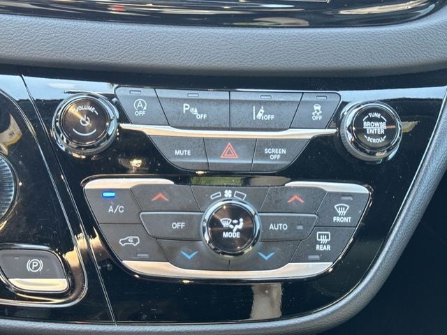 2025 Chrysler Pacifica Select FWD
