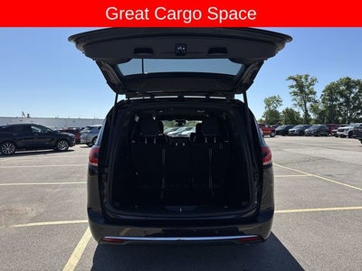 2025 Chrysler Pacifica Select FWD