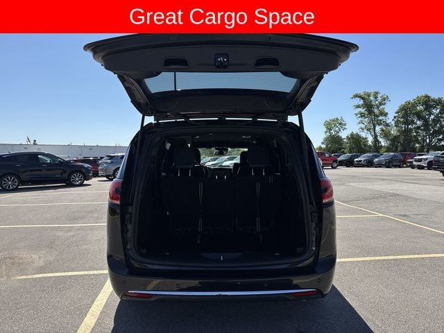 2025 Chrysler Pacifica Select FWD