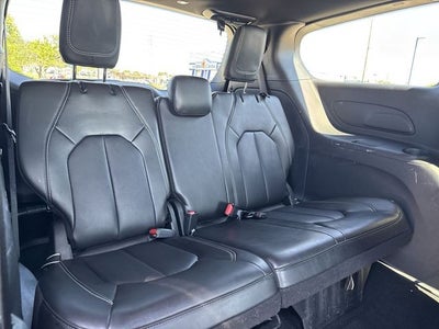 2025 Chrysler Pacifica Select FWD